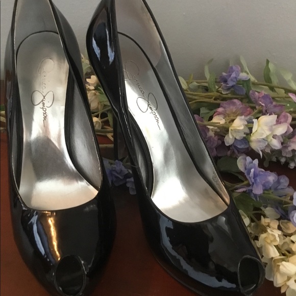 Jessica Simpson patten leather heels - Picture 2 of 4